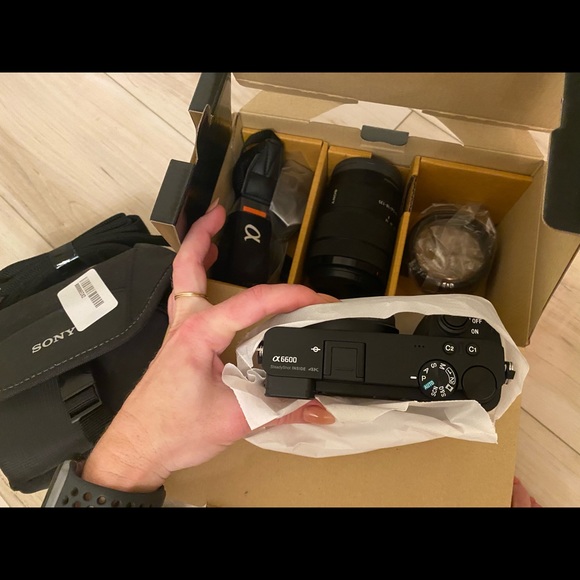 ❌❌***SOLD*** ❌❌ SONY ALPHA A6600 W/18-135MM LENS - Picture 3 of 3